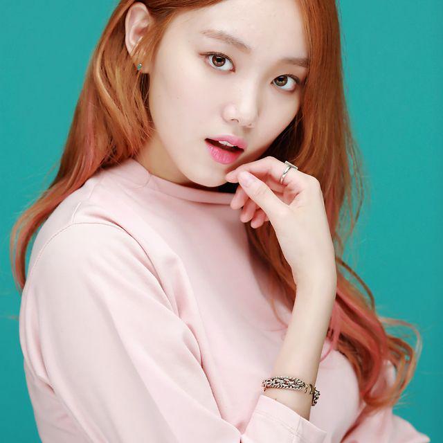 ตัวอย่าง ภาพหน้าปก:รวมไอเดียแฟชั่น ลุคสุดชิค ของสาวเกาหลีสุดฮอต ' Lee Sungkyung '