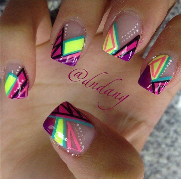 รูปภาพ:http://www.cuded.com/wp-content/uploads/2016/02/Abstract-nail-art-27.jpg