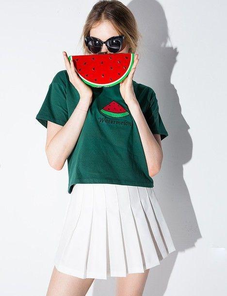 รูปภาพ:http://picture-cdn.wheretoget.it/ykihnd-l-610x610-shirt-watermelon+shirt-cute+shirt-graphic+tee-green+tee-green-green+shirt-watermelon+tee-t+shirt-ootd-daily+look-daily-korean+fashion-korean+trends-korean+style-nanda+style-pixie+m.jpg