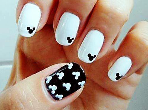 รูปภาพ:http://favnails.com/img/black-and-white-mickey-mouse-nails.jpg