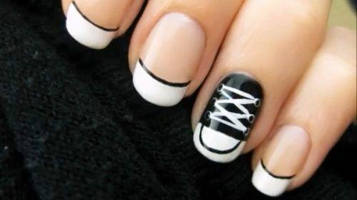 รูปภาพ:http://creativebeautyhealth.com/nail/wp-content/uploads/black-white-nail-polish-ideas.jpg