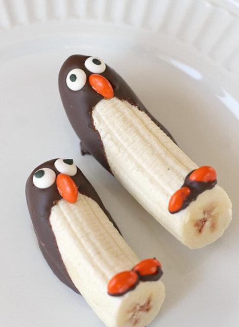 รูปภาพ:http://media2.popsugar-assets.com/files/2014/02/06/971/n/24155406/73fc53b2dc164ee5_Penguins.jpg.xxxlarge/i/Fruity-Penguins.jpg