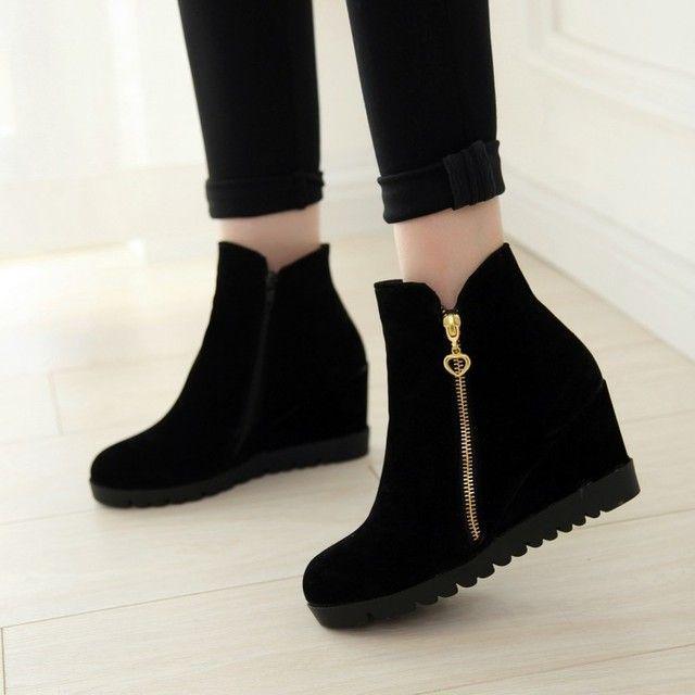 รูปภาพ:http://g01.a.alicdn.com/kf/HTB1UJ4RIFXXXXapXVXXq6xXFXXXa/2015-Fashion-women-boots-shoes-wedges-high-heel-shoes-women-for-autumn-winter-PU-leather-ankle.jpg