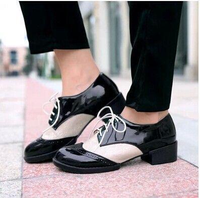 รูปภาพ:http://i00.i.aliimg.com/wsphoto/v0/1941509248_1/New-2015-Sping-Oxford-Shoes-For-Women-Casual-Shoes-Business-Leather-Shoes-Women-Lace-Up-Loafers.jpg
