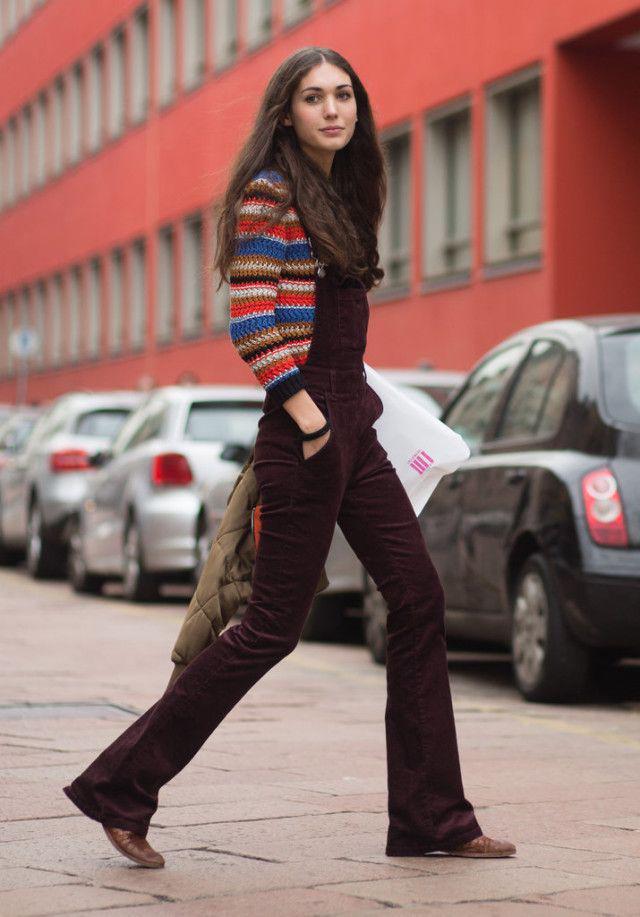 รูปภาพ:http://glamradar.com/wp-content/uploads/2016/02/4.-knitted-rainbow-stripe-sweater-with-burgundy-overalls.jpg