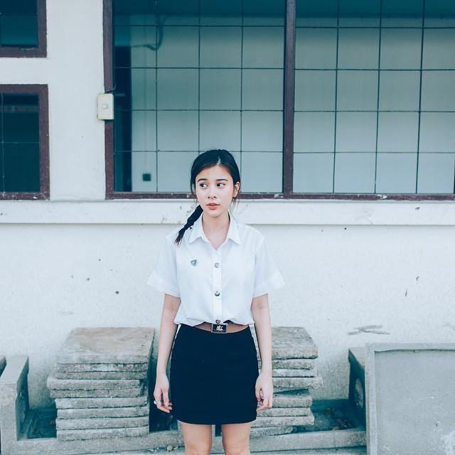 ตัวอย่าง ภาพหน้าปก:ตามส่อง ดาราหญิงไทย ในชุดนักศึกษา สวยน่ารักเบอร์แรงสุด