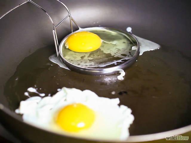 รูปภาพ:http://pad2.whstatic.com/images/thumb/9/9f/Make-Sunny-Side-up-Eggs-Step-5.jpg/670px-Make-Sunny-Side-up-Eggs-Step-5.jpg