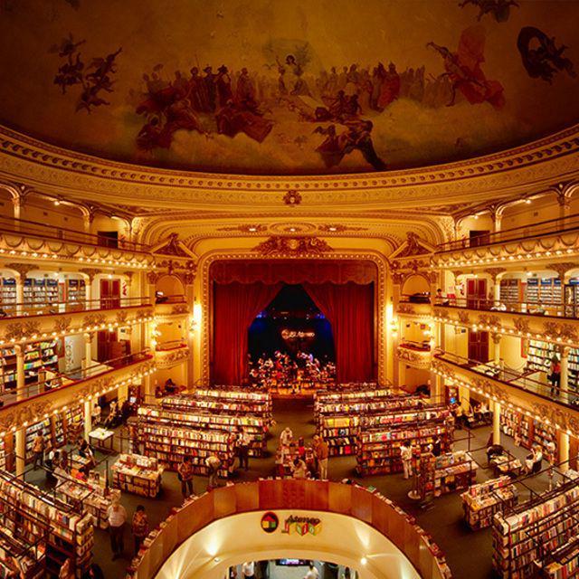ตัวอย่าง ภาพหน้าปก:สวยจนสตั๊น! เมื่อโรงละครเก่ารีโนเวทเป็น 'ร้านขายหนังสือ' ที่สวยสุดๆ!!