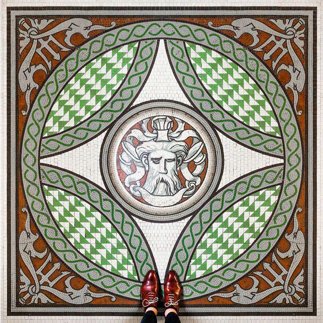 รูปภาพ:http://static.boredpanda.com/blog/wp-content/uploads/2016/07/Sebastian-Erras-reveals-the-beauty-of-floors-in-London-577e7437bed26__880.jpg