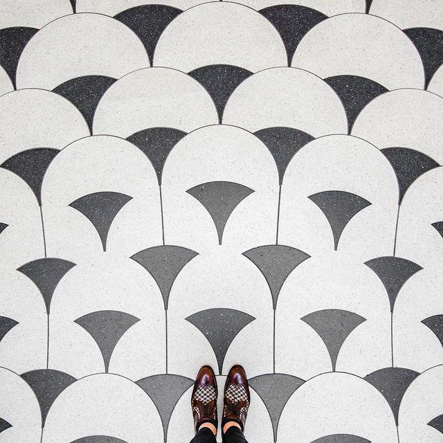 รูปภาพ:http://static.boredpanda.com/blog/wp-content/uploads/2016/07/Londonfloors-Tate-Britain-4-577e71ebcab91__880.jpg