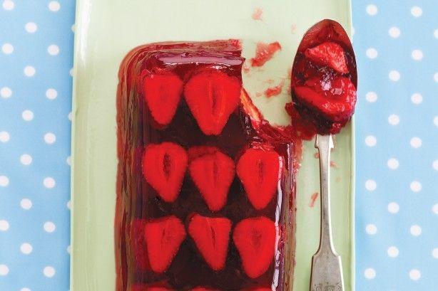 รูปภาพ:http://www.taste.com.au/images/recipes/sfi/2006/04/strawberry-fruit-jelly-228_l.jpeg