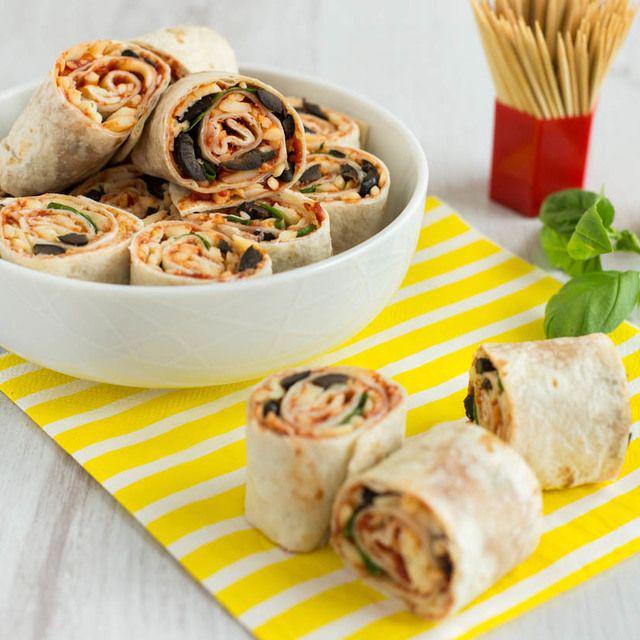 ภาพประกอบบทความ 'Pizza Roll-Ups โรลตอร์ติญ่าไส้พิซซ่า' ความอร่อยขนาดพอดีคำ