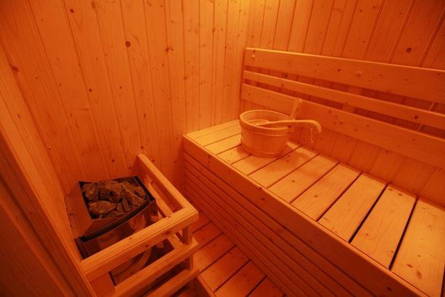 รูปภาพ:http://www.kiritaraspa.com/wp-content/uploads/2013/12/Royal-Tara-4-Sauna-room.jpg