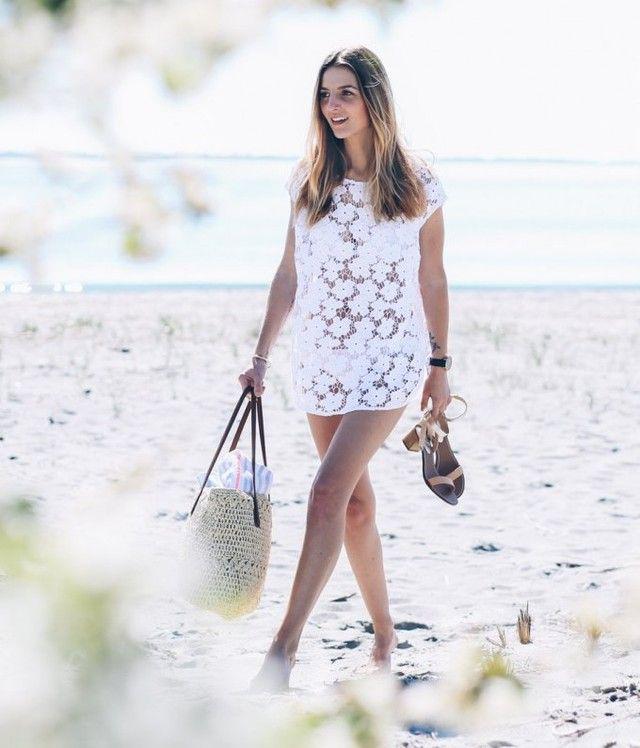 รูปภาพ:http://glamradar.com/wp-content/uploads/2016/07/5.-lace-dress-with-beach-bag.jpg