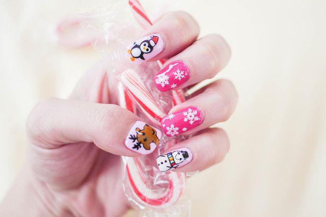 รูปภาพ:http://mojsalon.eu/blog/wp-content/uploads/2015/12/prettifyme-manicure-pedicure-christmas-nails-2.jpg