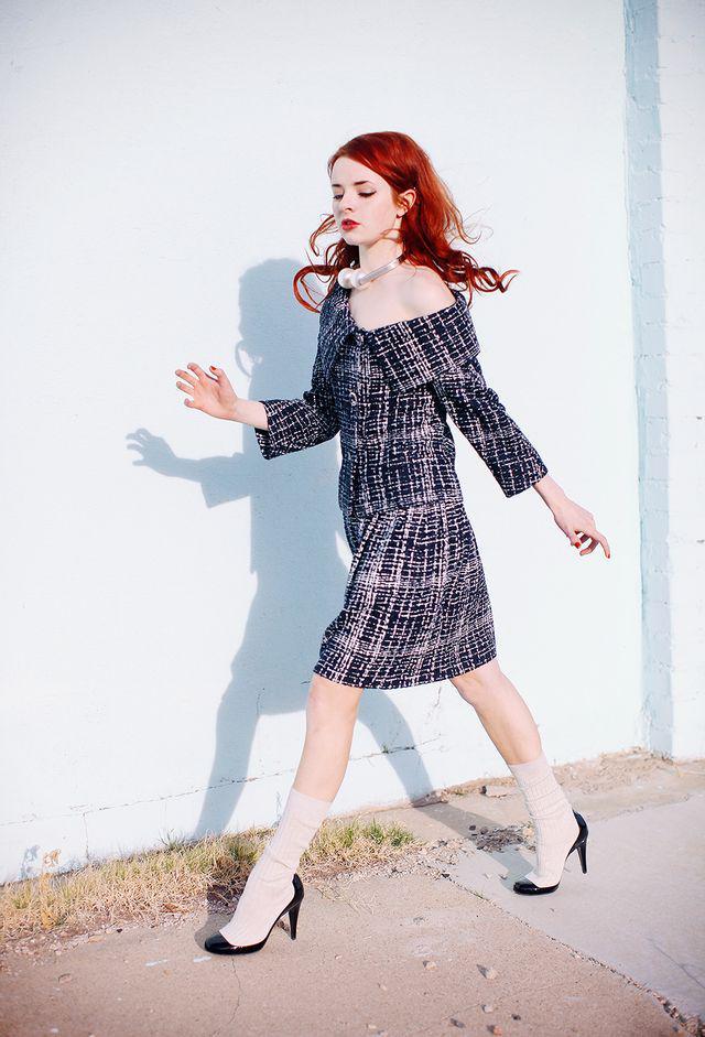 รูปภาพ:http://glamradar.com/wp-content/uploads/2015/11/5.-vintage-outfit-with-socks-and-heels.jpg