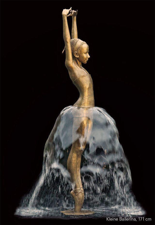 รูปภาพ:http://www.explosion.com/wp-content/uploads/2015/10/ballerina.jpg