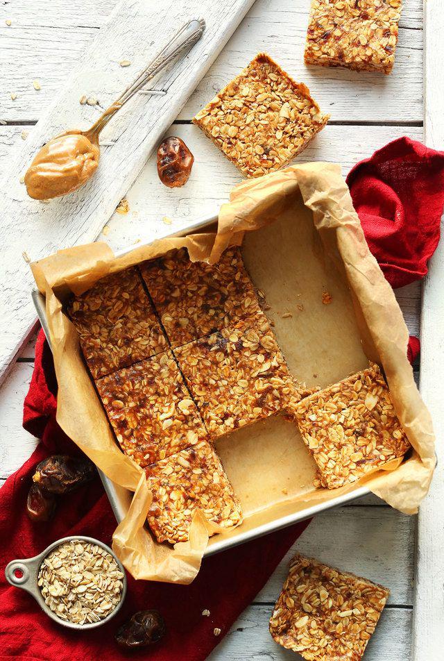 รูปภาพ:http://cdn3.minimalistbaker.com/wp-content/uploads/2015/09/THE-BEST-Peanut-Butter-Granola-Bars-8-ingredients-naturally-sweetened-and-SO-crunchy-and-delicious-vegan-glutenfree-breakfast-recipe-minimalistbaker.jpg