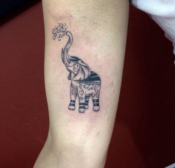 รูปภาพ:http://www.spiritustattoo.com/wp-content/uploads/2015/11/small-elephant-tattoo-trunk-up.jpg