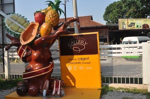 รูปภาพ:http://outoftownblog.com/wp-content/uploads/2012/06/Chocolate-Gallery.jpg