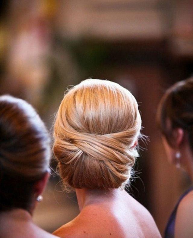 รูปภาพ:http://cdn2-www.momtastic.com/assets/uploads/gallery/51-no-heat-hairstyles/crisscross-bun.jpg