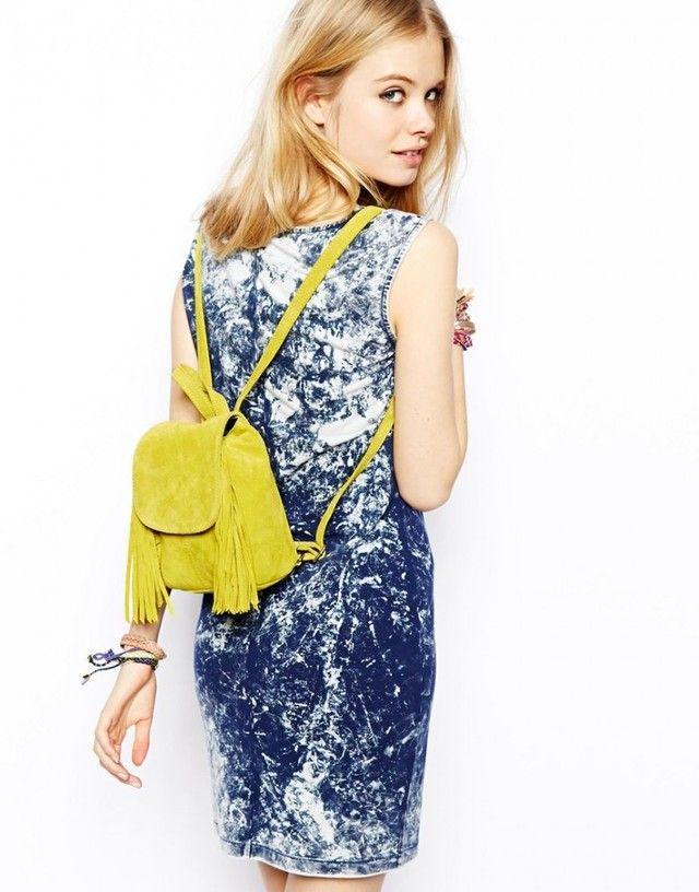 รูปภาพ:http://www.fashiongonerogue.com/wp-content/uploads/2014/07/mini-fringe-backpack-800x1020.jpg