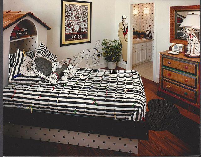 รูปภาพ:http://cdn.decoist.com/wp-content/uploads/2015/08/101-Dalmatians-themed-bedroom-in-black-and-white.jpg