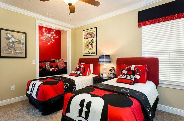รูปภาพ:http://cdn.decoist.com/wp-content/uploads/2015/08/Classic-Mickey-motifs-are-as-popular-as-ever-in-the-contemporary-kids-bedroom.jpg