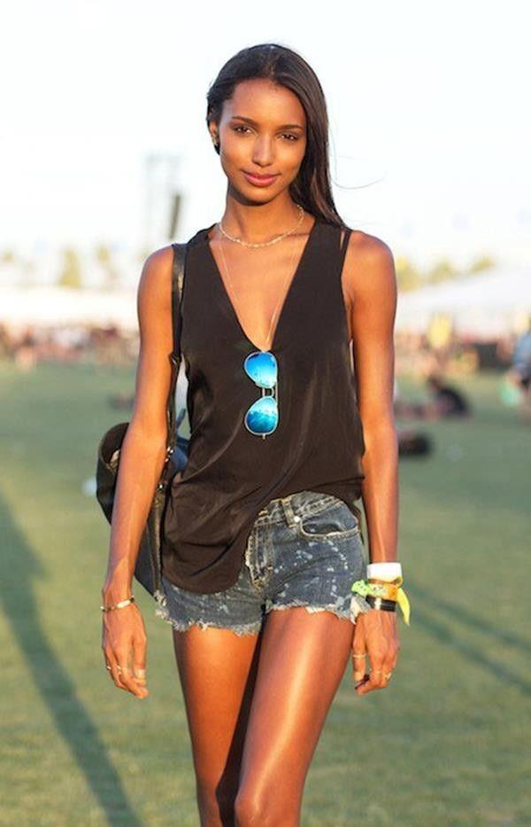 รูปภาพ:http://www.girlsallaround.com/wp-content/uploads/2015/11/Jasmine-Tookes-hot-legs-600x933.jpg