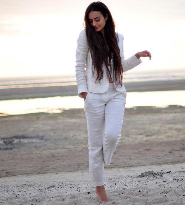รูปภาพ:http://stayglam.com/wp-content/uploads/2015/04/All-White-Linen-Suit-Outfit.jpg