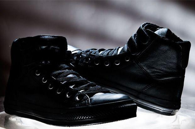 รูปภาพ:http://www.limitemagazine.com/wp-content/uploads/2009/11/converse-chuck-taylor-all-star-strap-hi-leather-3.jpg