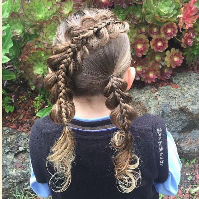 รูปภาพ:http://static.boredpanda.com/blog/wp-content/uploads/2016/03/mom-braids-unbelievably-intricate-hairstyles-every-morning-before-school-14__700.jpg