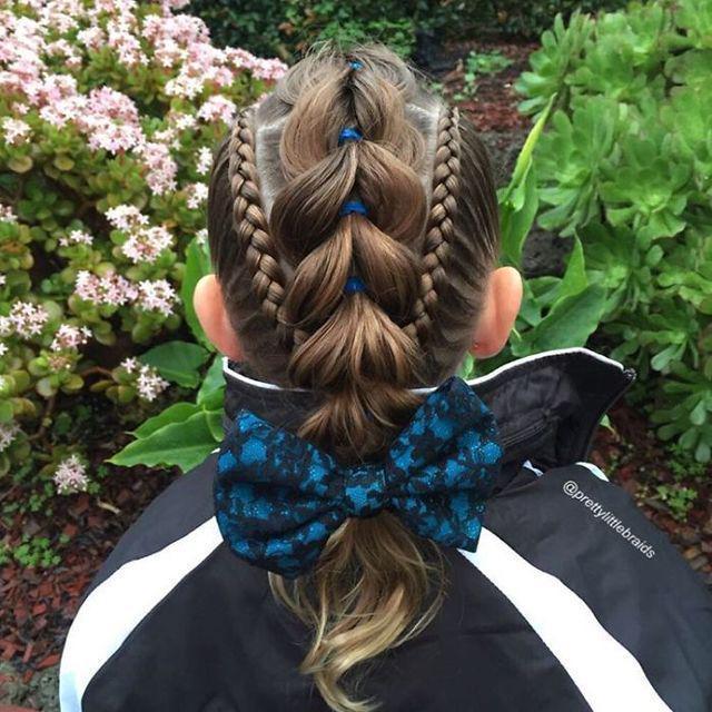 รูปภาพ:http://static.boredpanda.com/blog/wp-content/uploads/2016/03/mom-braids-unbelievably-intricate-hairstyles-every-morning-before-school-10__700.jpg