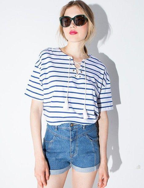 รูปภาพ:http://picture-cdn.wheretoget.it/lep17g-l-610x610-shirt-stripes-striped+shirt-lace+shirt-cute+shirt-summer+shirt-ootd-daily+look-daily-pixie+market-pixie+market+girl-pixie+girl-korean+fashion-korean+style-korean+trends-short+sleev.jpg