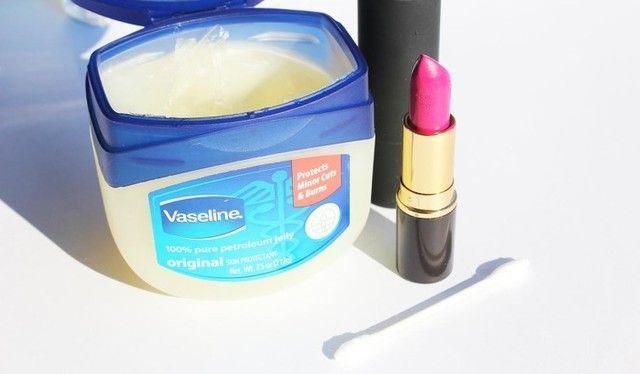 รูปภาพ:http://womenvibes.s3.amazonaws.com/wp-content/uploads/2016/03/vaseline-752x440.jpg