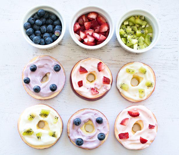 รูปภาพ:http://www.hellowonderful.co/ckfinder/userfiles/images/7-apple-fruit-yogurt-donuts-snack-bars.jpg