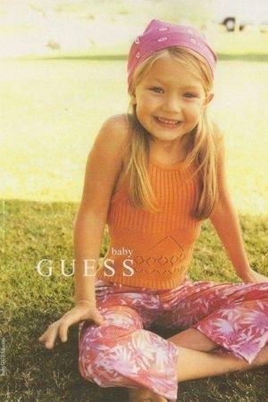 รูปภาพ:http://gigi-hadid.org/gallery/albums/Campaigns/GUESS%20for%20Kids/normal_3.jpg