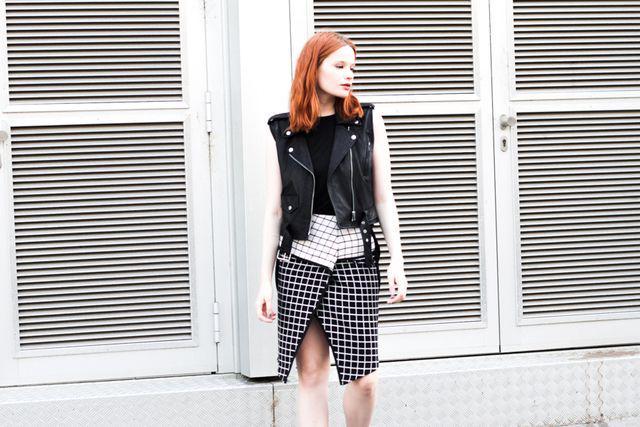 รูปภาพ:http://trendsylvania.net/wp-content/uploads/2015/07/grid-skirt-ootd-ginger.jpg