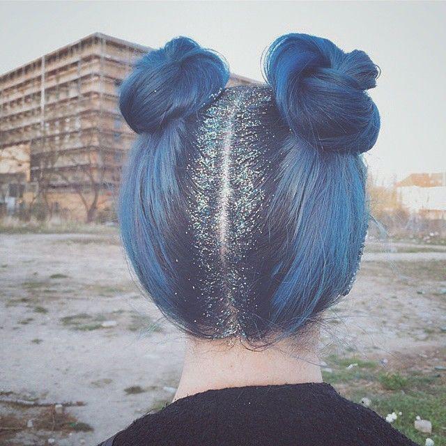 รูปภาพ:http://ninja-cosmico.ninjacosmico.netdna-cdn.com/wp-content/uploads/2015/06/Blue-Chalk-Pastel-hairstyle-with-Buns.jpg
