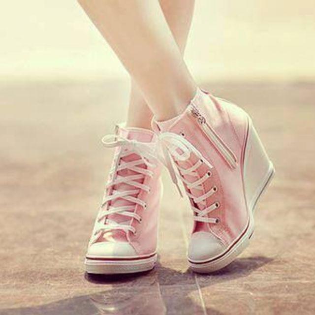 ตัวอย่าง ภาพหน้าปก:แฟชั่นรองเท้าผ้าใบ "Student Shoes" มุ้งมิ้ง สีสันสดใส ไลฟ์สไตล์เกาหลี!!