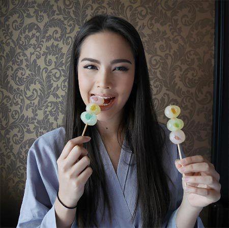 รูปภาพ:http://wm.thaibuffer.com/o/u/2016/jutharat/a4/urassayas_1.jpg