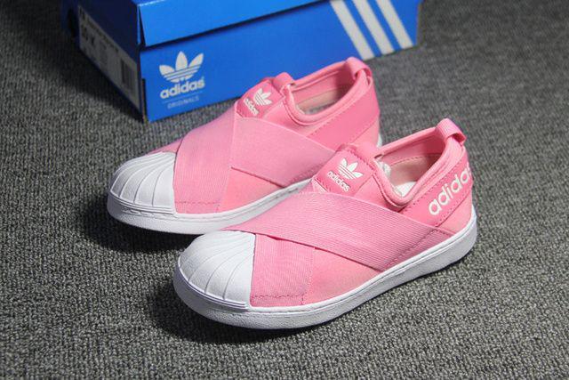 รูปภาพ:http://www.supraoutlet.com/images/adidas_Superstar_Kids_Shoes/Adidas-Originals-Superstar-Kids-Pink-Slip-Shoes-Toddler-Little-Kid-363.jpg