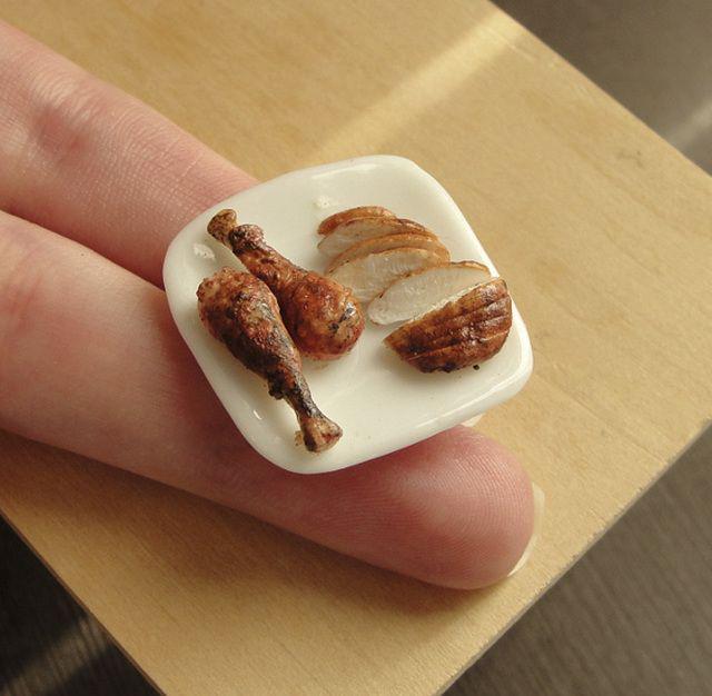รูปภาพ:http://static.boredpanda.com/blog/wp-content/uploads/2016/06/I-sculpt-miniaturized-food-replicas-5767930f71cb5__700.jpg