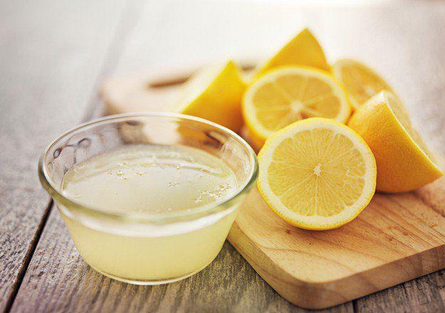 รูปภาพ:http://pioneersettler.com/wp-content/uploads/2015/09/DIY-Natural-Highlights-at-Home-Lemon-Juice.jpg