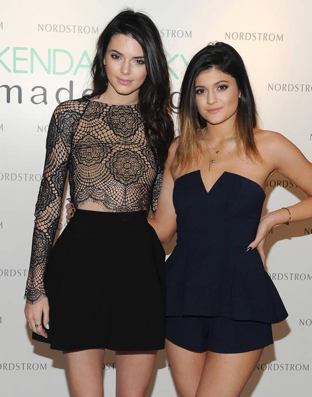 รูปภาพ:http://images.lifeandstylemag.com/uploads/posts/image/55898/kendall-kylie.jpg