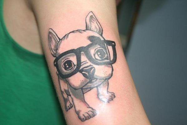 รูปภาพ:http://tattooimages.biz/images/gallery/cute_puppy_with_glasses_tattoo_on_arm.jpg.pagespeed.ce.Kx139Minbj.jpg