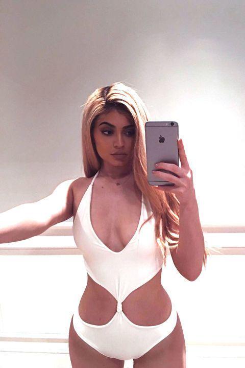 รูปภาพ:http://cos.h-cdn.co/assets/16/19/480x720/ht-kylie-jenner-160509.jpg