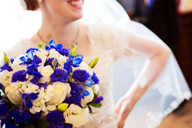 รูปภาพ:http://atwfloral.com/images/beth%20bouquet%2006_optimized2.jpg