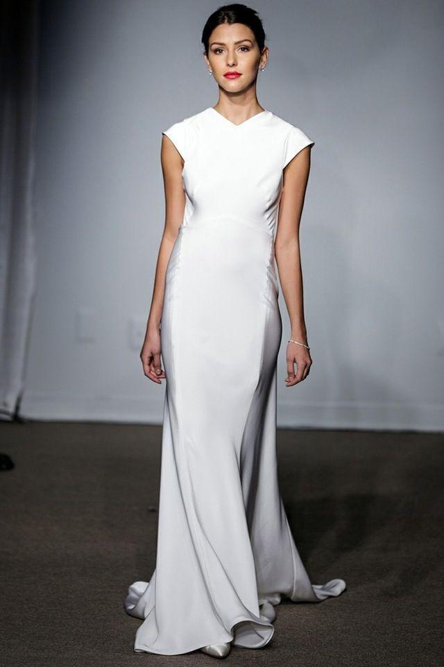 รูปภาพ:http://www.avso.org/wp-content/uploads/files/1/0/6/designer-wedding-dresses-the-latest-trends-in-bridal-fashion-on-show-12-106.jpg