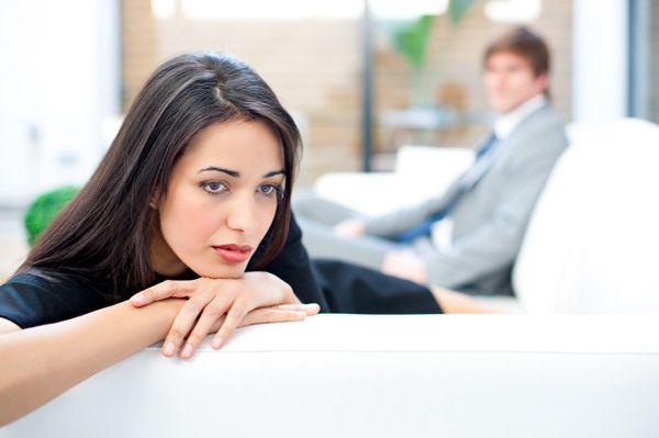 รูปภาพ:http://loverelationshipcoach.info/wp-content/uploads/2012/07/woman-thinking-about-relationship.jpg